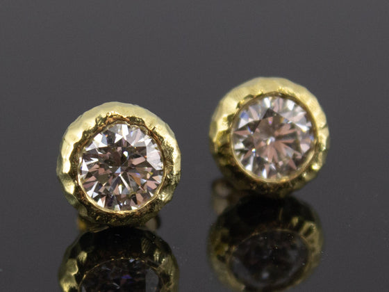 The "Ancient" Eras Lab Diamond Stud Earrings in 18K Yellow Gold